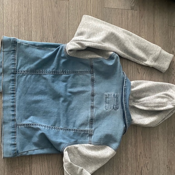 ⭐️Wax Jean Hooded Denim Jacket⭐️ - Picture 3 of 6